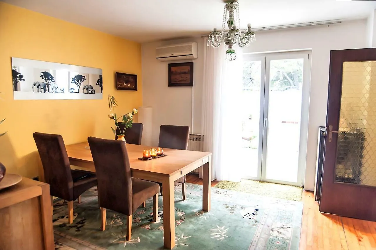 Hana House Pula Villa