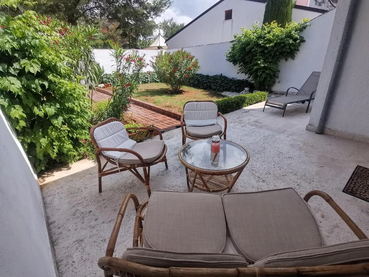 Hana House Pula Villa